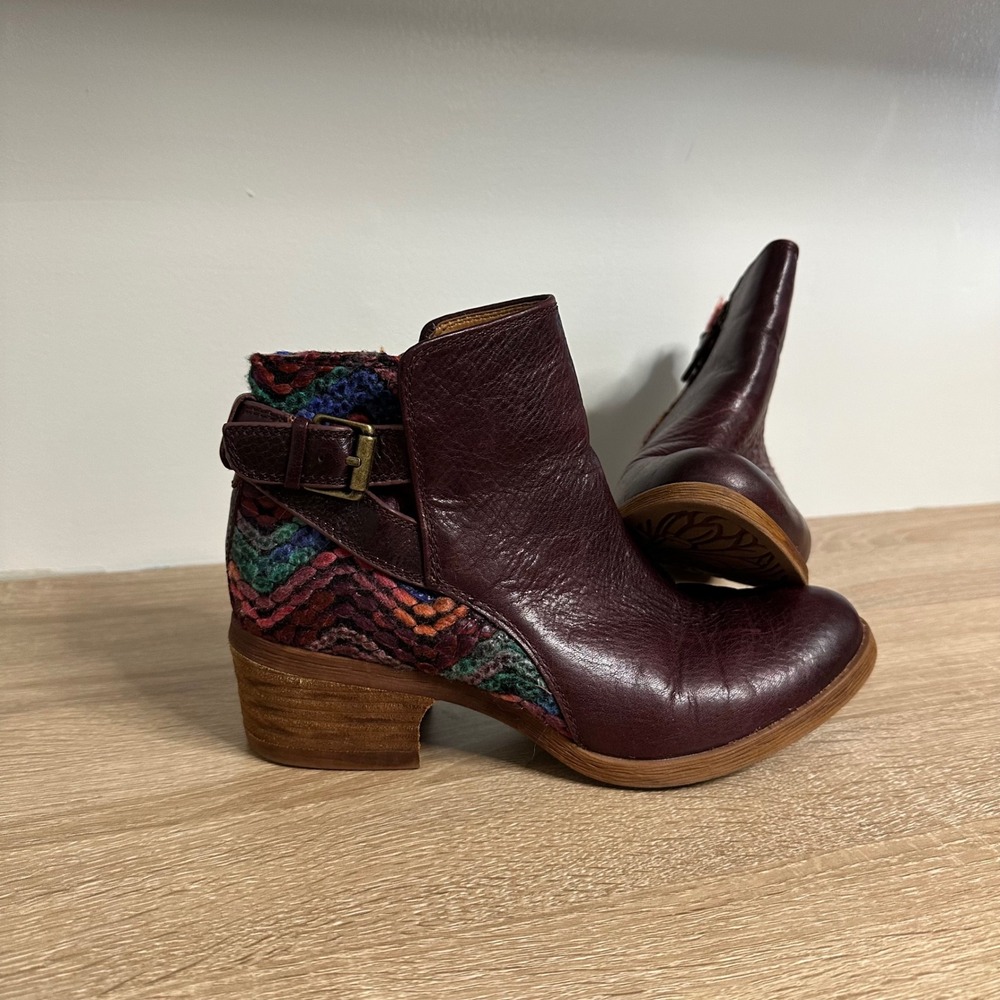 Comfortiva Creston Eggplant Red Multi Leather Booties Womens 8M Woven Chevron